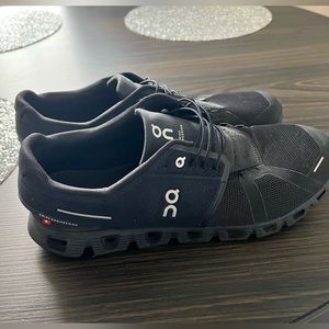 On Cloud 5 Running Shoes